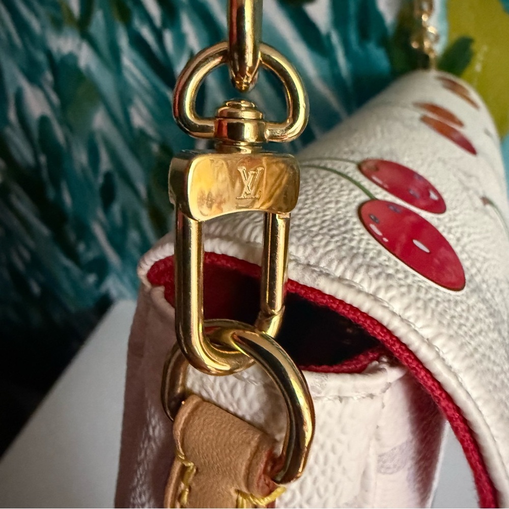 Brand New Louis Vuitton x Takashi Murakami Cerise Ivy Shoulder and Crossbody Bag - Picture 5 of 12